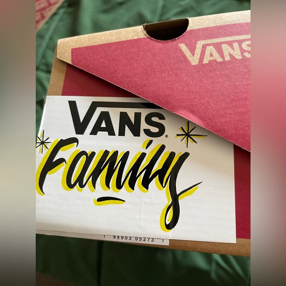 Vans - Picture 4 of 4